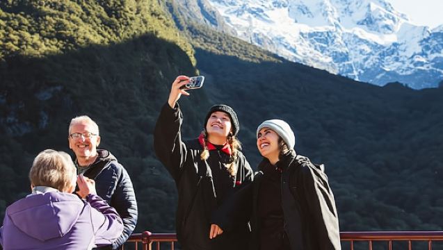 Milford Sound: Premium Small Group Tour from Queenstown