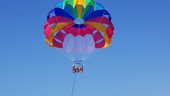 Puerto Rico de Gran Canaria : Parasailing