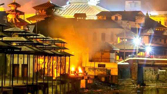 Tour approfondito del tempio di Pashupatinath, del crematorio indù e di Aarati