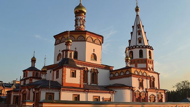 One-day tour of Irkutsk attractions in Russia (military experience + four major churches + Angara River)