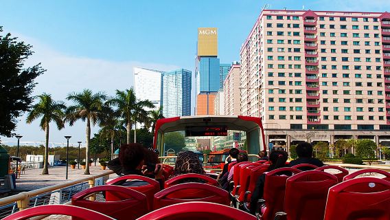Macau open-top bus night tour to three major scenic spots