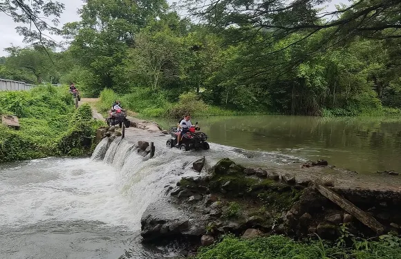 那空那育探險一日遊連午餐