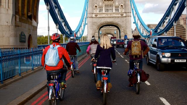 Secrets of London Bike Tour: Thames, Tower Bridge, and Market