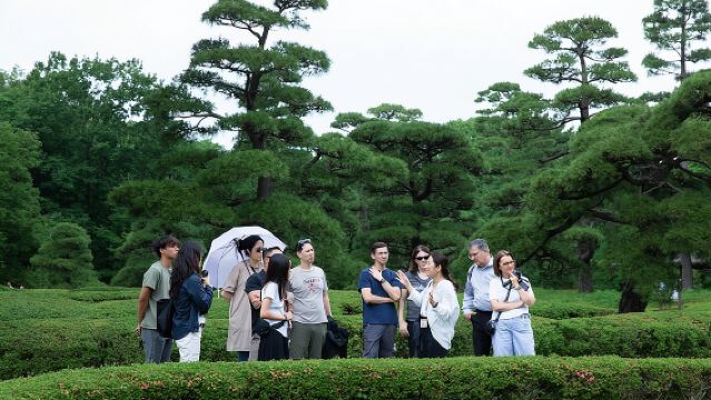 ทัวร์เดินชมสวนตะวันออกของพระราชวังอิมพีเรียลและปราสาทเอโดะในโตเกียว