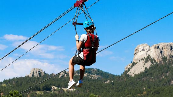 คีสโตน, เอสดี: ทัวร์ซิปไลน์พิแนเคิล โดย เมาท์รัชมอร์