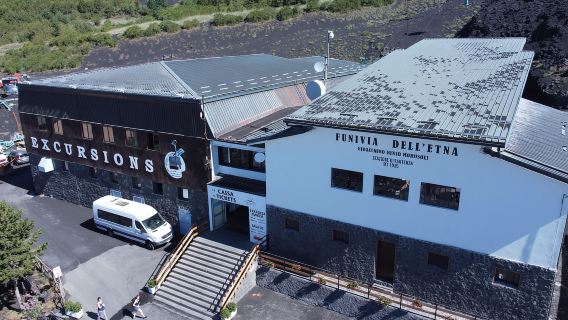 Mount Etna: Return Funivia dell'Etna Cable Car Ticket