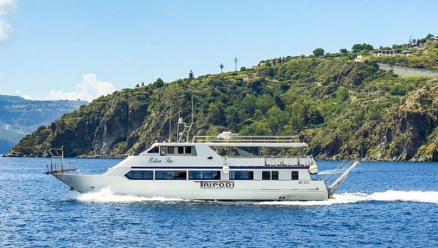 Tropea: Lipari, Panarea und Stromboli Bootstour bei Nacht