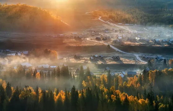 新疆全境：專業導遊/翻譯/地陪/線路定制/團建/會議活動/商務接待/定制遊