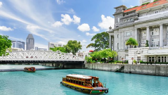 Singapore Private Chartered Tour: Asian Civilisations Museum + Sultan Mosque + Singapore River Cruise