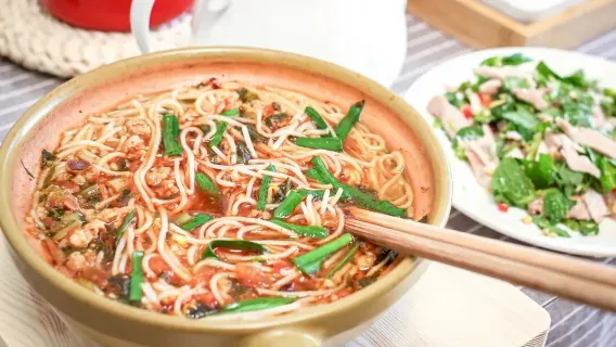 Cours de cuisine à Lijiang & visite du marché : Avec un guide familial Naxi, découvrez les saveurs authentiques du Yunnan