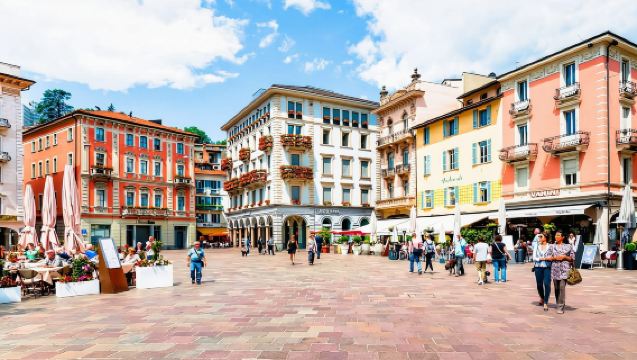 Milan: Lake Como, Bellagio, Lugano IG Photo Tour with Cruise
