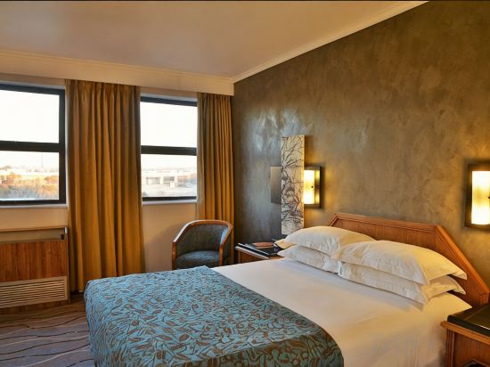 The Centurion Hotel Room Type - Standard Queen