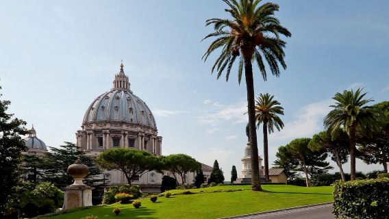 Vatican Museums & St. Peter's Basilica: Fast Track Ticket + Guided Tour