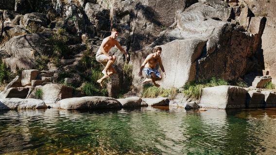 Tour privato del Parco Nazionale di Geres con pranzo e trasferimenti