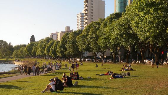 Grand City Small Group Tour of Vancouver