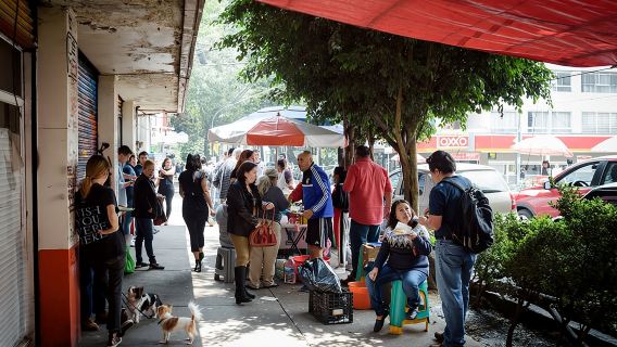 Pemandangan Terkenal dan Pengetahuan Lokal La Roma: Tur Audio Mandiri