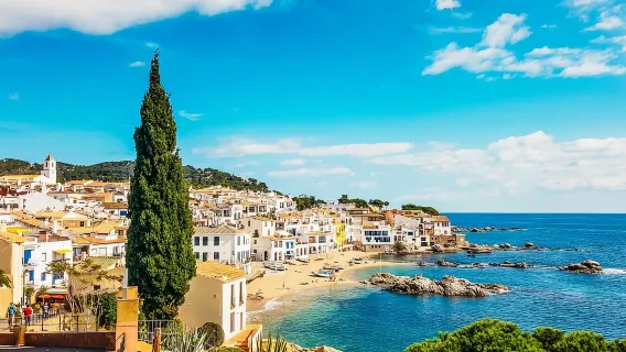 1-day tour to Girona and Costa Brava from Barcelona (8 persons)