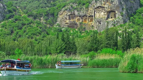 Tour di un giorno intero alla spiaggia delle tartarughe con bagni di fango e lago da Marmaris