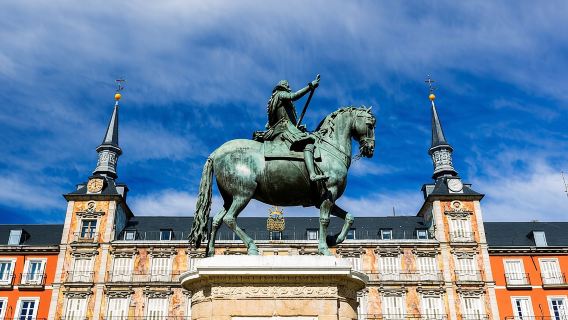 ทัวร์เดินชมเมืองมาดริดที่ดีที่สุด: เมืองเก่าและสถานที่ของราชวงศ์