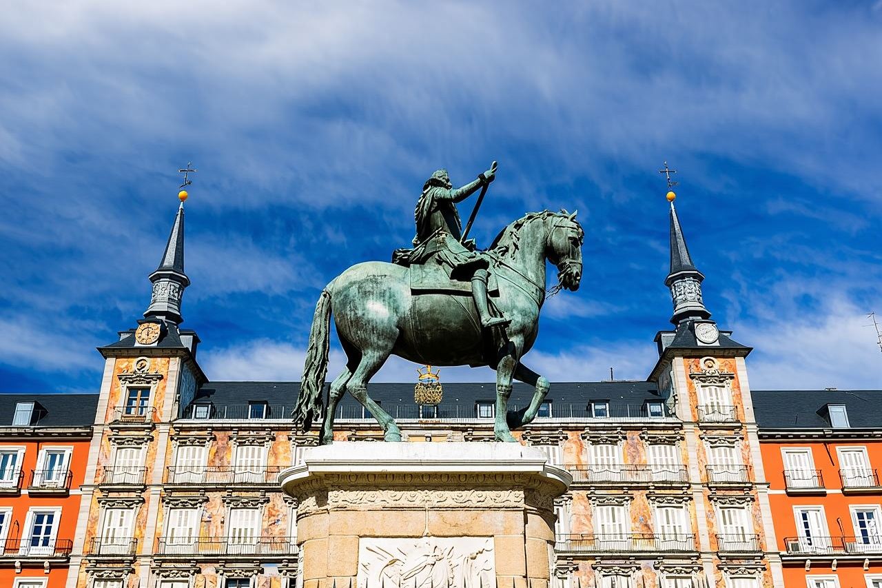 ทัวร์เดินชมเมืองมาดริดที่ดีที่สุด: เมืองเก่าและสถานที่ของราชวงศ์