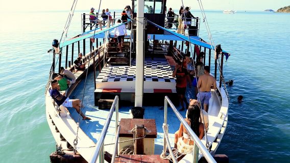 Tour of the most beautiful beaches and islands of Buzios by Buziana Tour