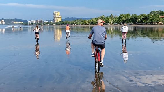 Tour guidato in bicicletta della città di Jaco, Costa Rica