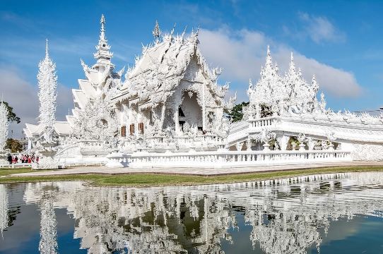 ทัวร์เต็มวันเชียงราย วัดร่องขุ่นและสามเหลี่ยมทองคำ