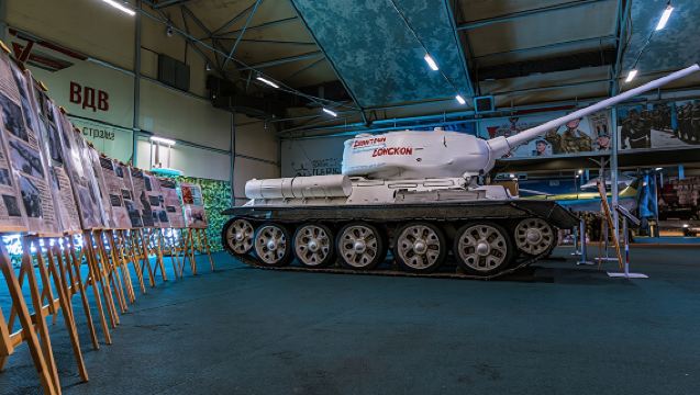 1-day tour to Kubinka Tank Museum in Moscow, Russia (with hotel transfer service)