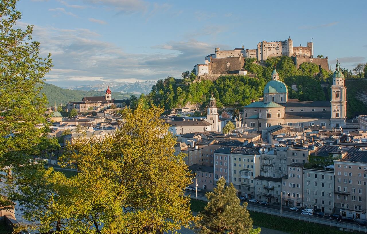 奧地利薩爾茨堡+德國國王湖+魔法森林一日遊【包車專線】