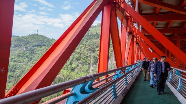 矮寨大橋+矮寨懸崖棧道+天問台+邊城茶峒+清水江遊船一日遊