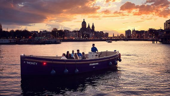 Amsterdam: Evening City Centre Canal Cruise with Unlimited Drinks