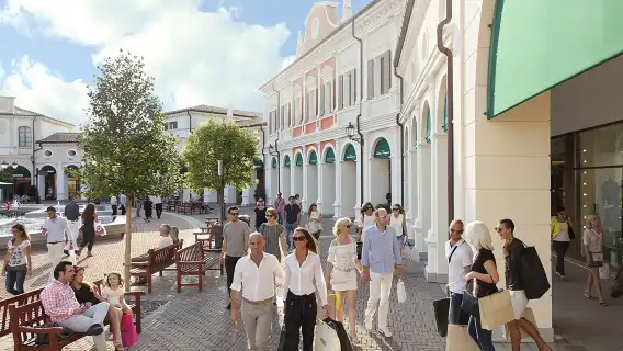 Venice Outlet Shopping Package ( Shuttle+10%extra off+€5F&B Voucher) Noventa di Piave