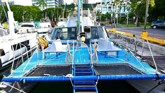 Oahu Catamaran Waikiki Sunset on 40 Foot Catamaran: Food and BYOB