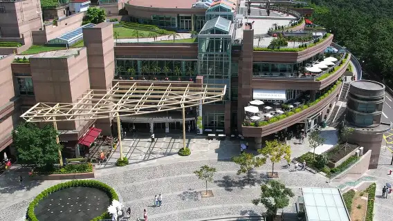 Victoria Peak: Climb to the summit via the Mid-Levels escalato on an audio tour