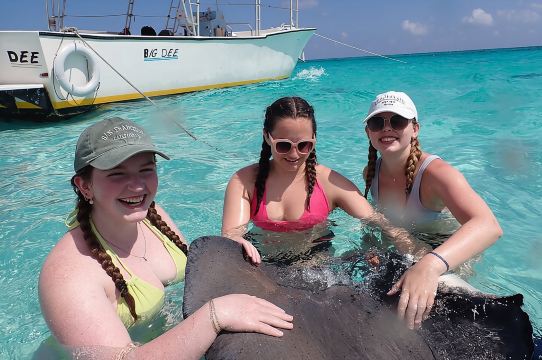 Stingray City 沙洲、珊瑚花園浮潛與海星角之旅