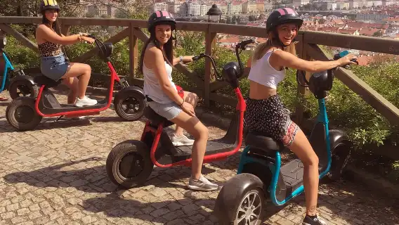 ปราก: ทัวร์ชมจุดชมวิวจักรยานไฟฟ้า/สกู๊ตเตอร์ไฟฟ้า