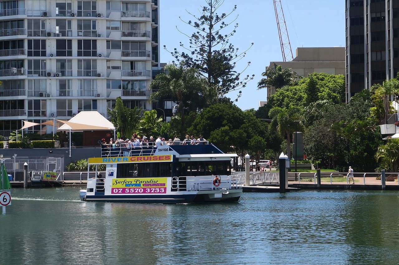 Surfers Paradise: Sightseeing Midday River and Canal Cruise