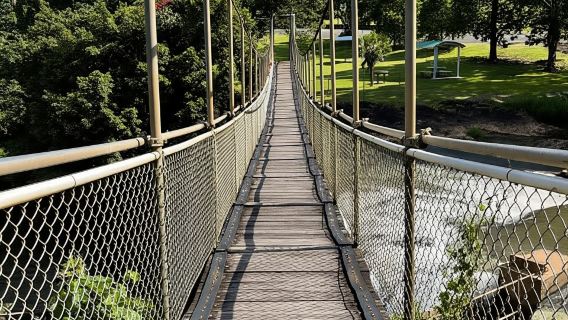 Cairns: Paronella, Lake Barrine & Millaa Millaa Falls Tour