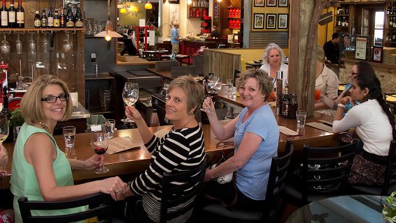 Napa Valley: Wine Tasting Tour by Open Air Trolley & Lunch