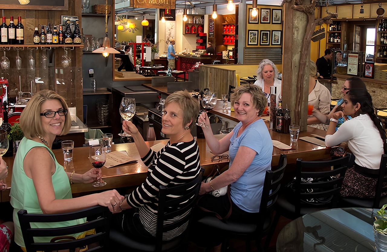 Napa Valley: Wine Tasting Tour by Open Air Trolley & Lunch