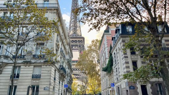 Eiffel Tower Entry: Summit or 2nd Floor with Audioguide