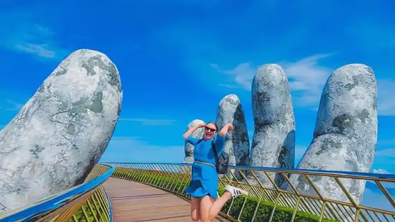 順化：私人接送至會安，中途停靠海雲關