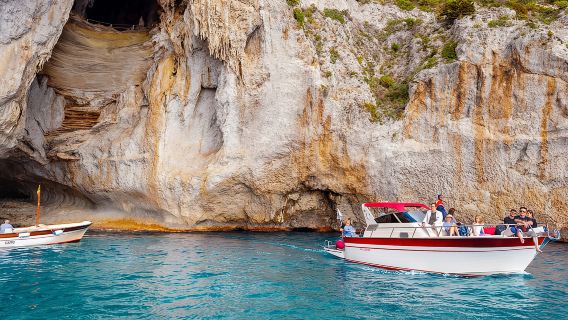 Positano: escursione in barca per piccoli gruppi all'isola di Capri