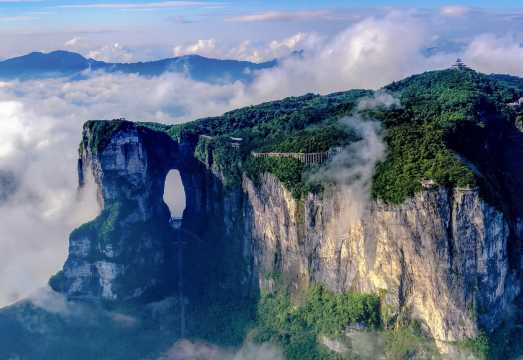 Zhangjiajie Private Day Tour:Tianmen Mountain National Forest Park+Tujia Folk Customs Park