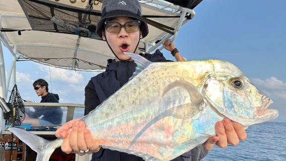 Pattaya memancing laut sewa bot memancing profesional bot rekreasi memancing kapten profesional