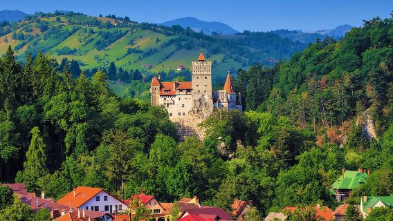 Bucharest to Dracula Castle, Peles Castle and Brasov Guided Tour