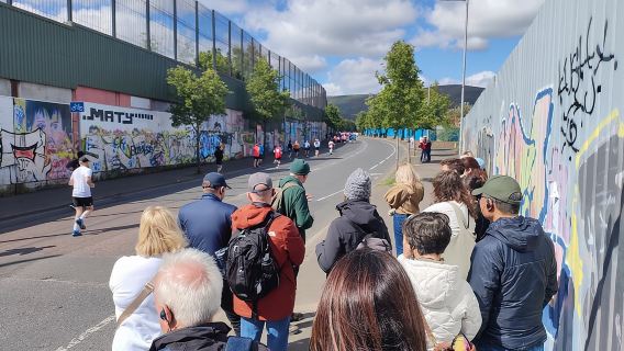 Recorrido por los disturbios de Belfast: Muros y puentes