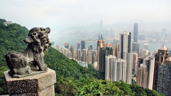 ข้ามคิว! เดินสู่ยอดเขา: ทัวร์แบบมีเสียงบรรยายพร้อมไกด์นำเที่ยวด้วยตนเอง