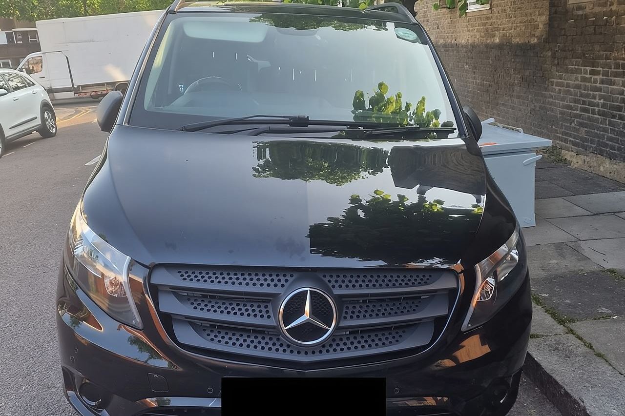 Round Trip Taxi Transfer - Gatwick Airport To & From London