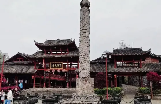 鳳凰古城+苗王城+銅仁大峽穀一日遊【暢遊獨立包團/懷化出發】